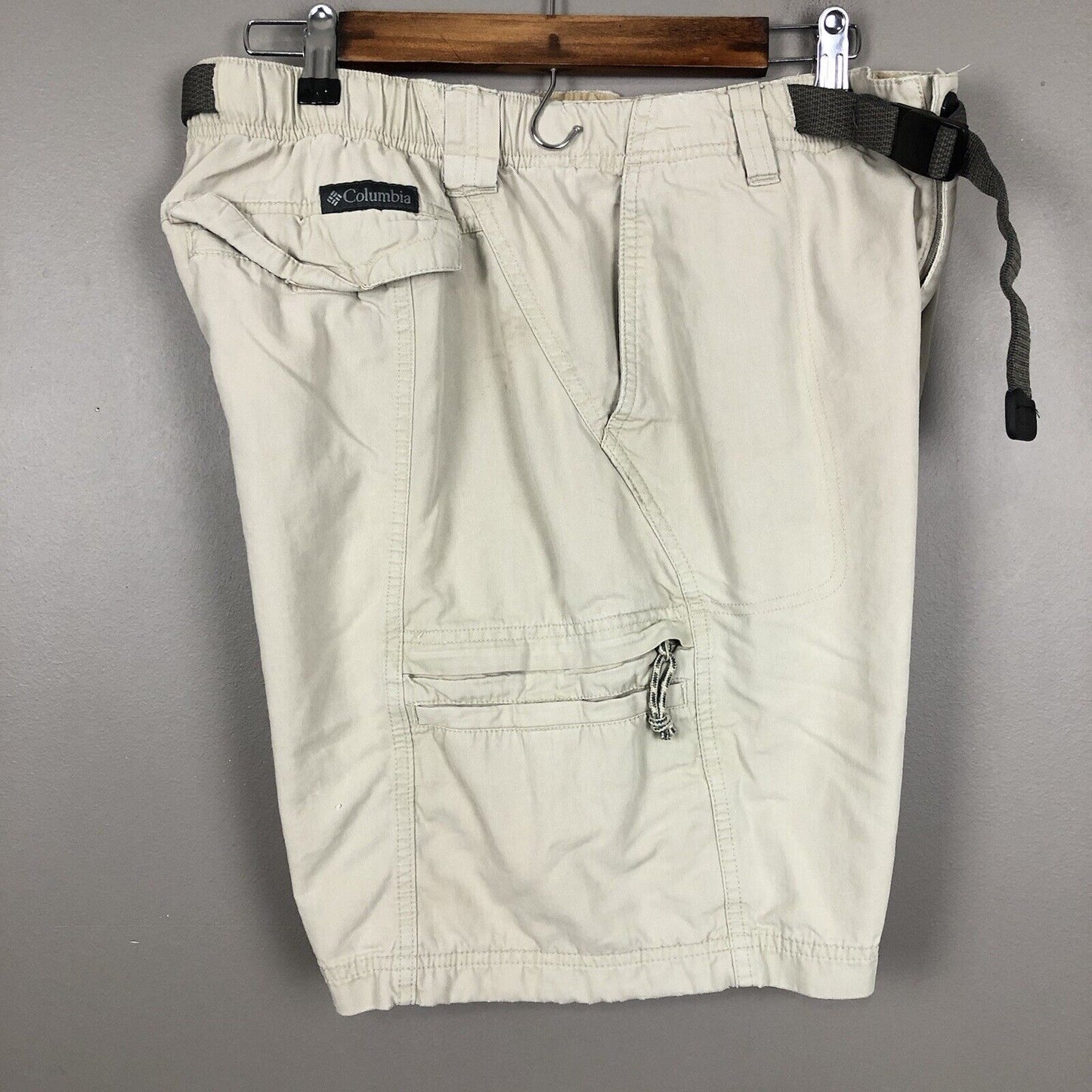 Columbia Men’s Cargo Shorts Size 36W Color Beige Outdoor