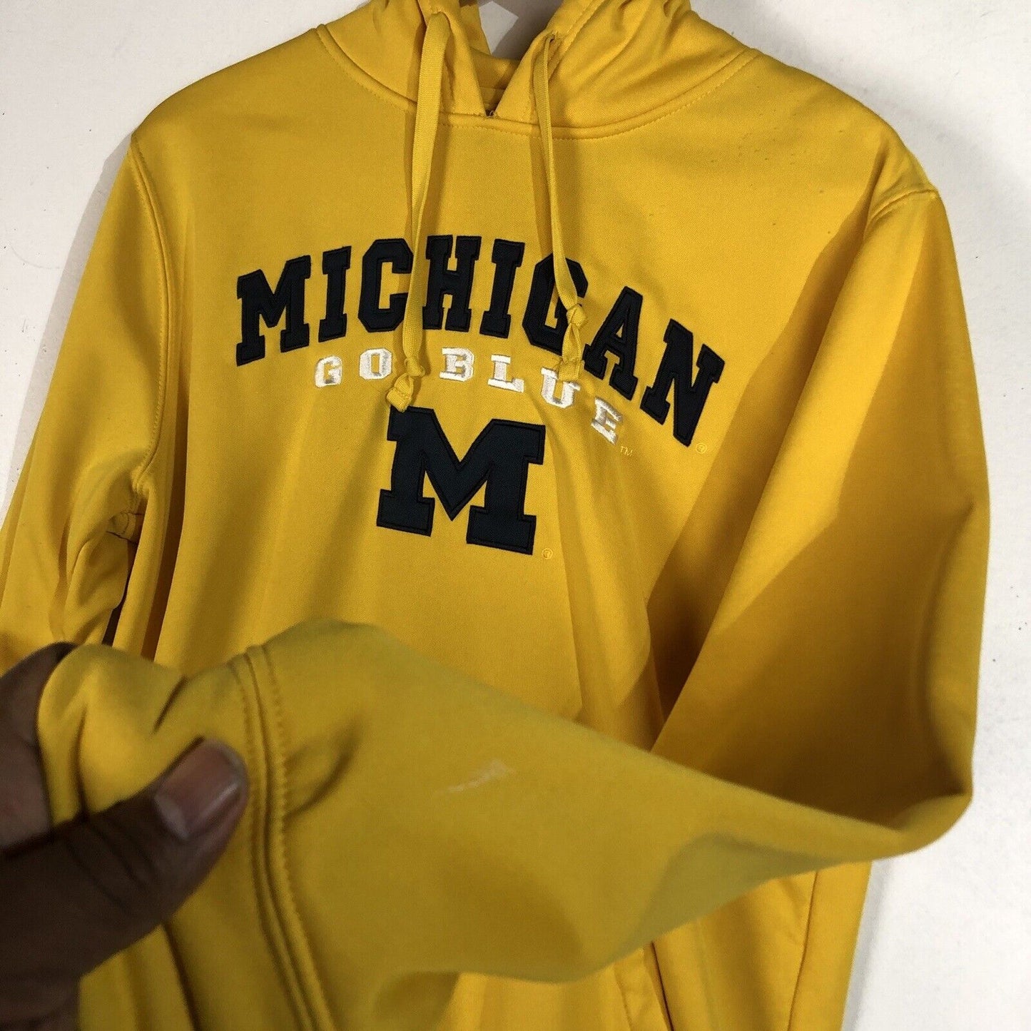 Colosseum Michigain Hoodie Men’s Size Medium Multicolor