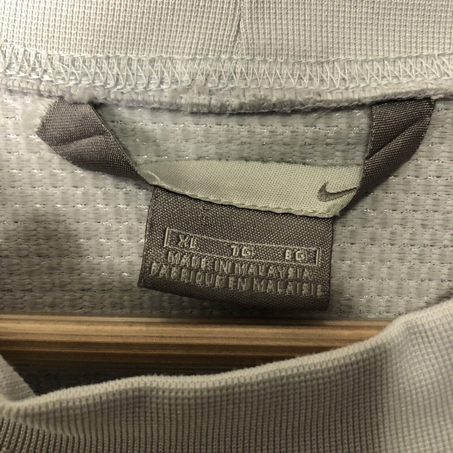 Nike Mens Shirt Size XL Gray Short Sleeve Pullover