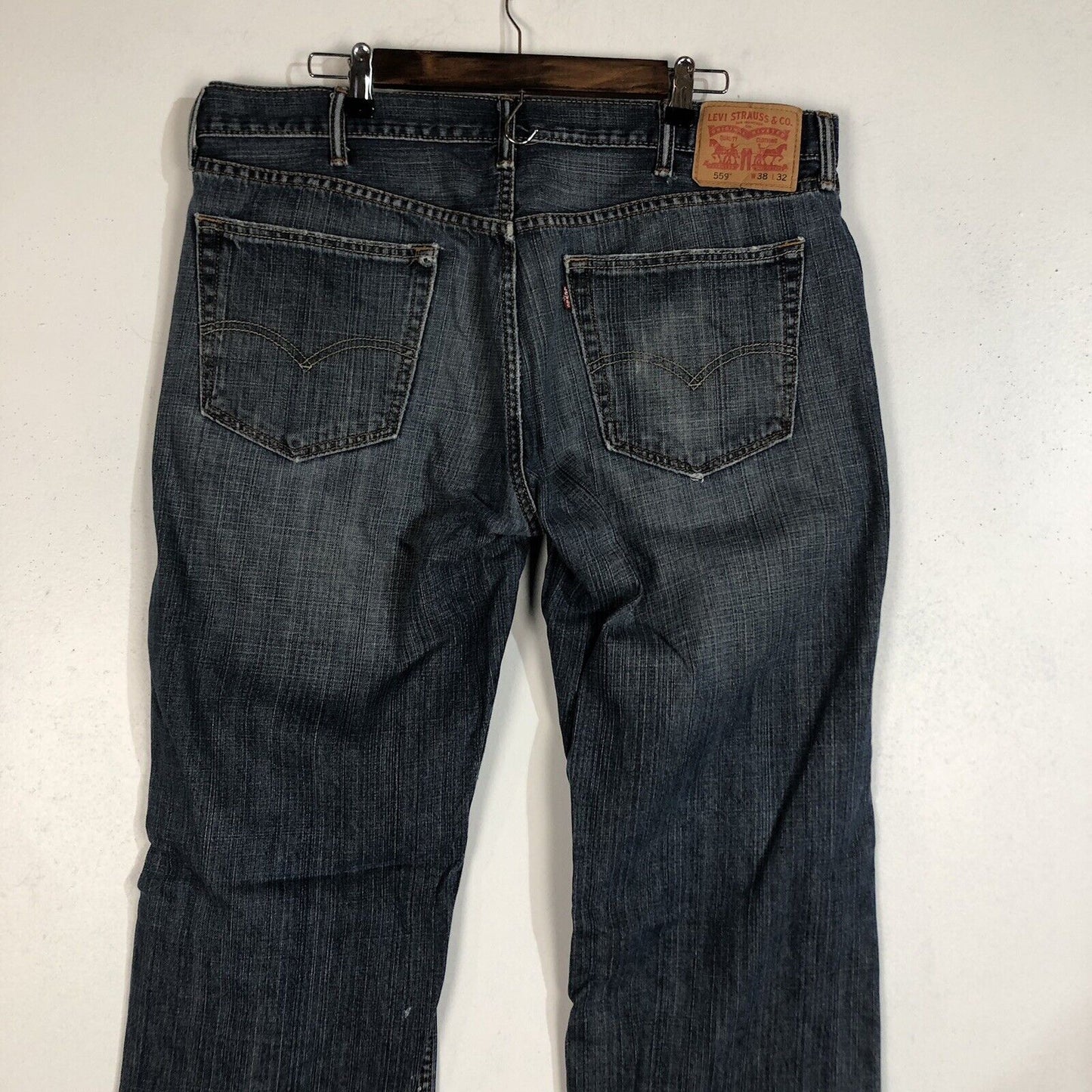 Levis 559 Jeans Men’s Size 38W 32L Medium Wash Red Tag (Some Distressing)