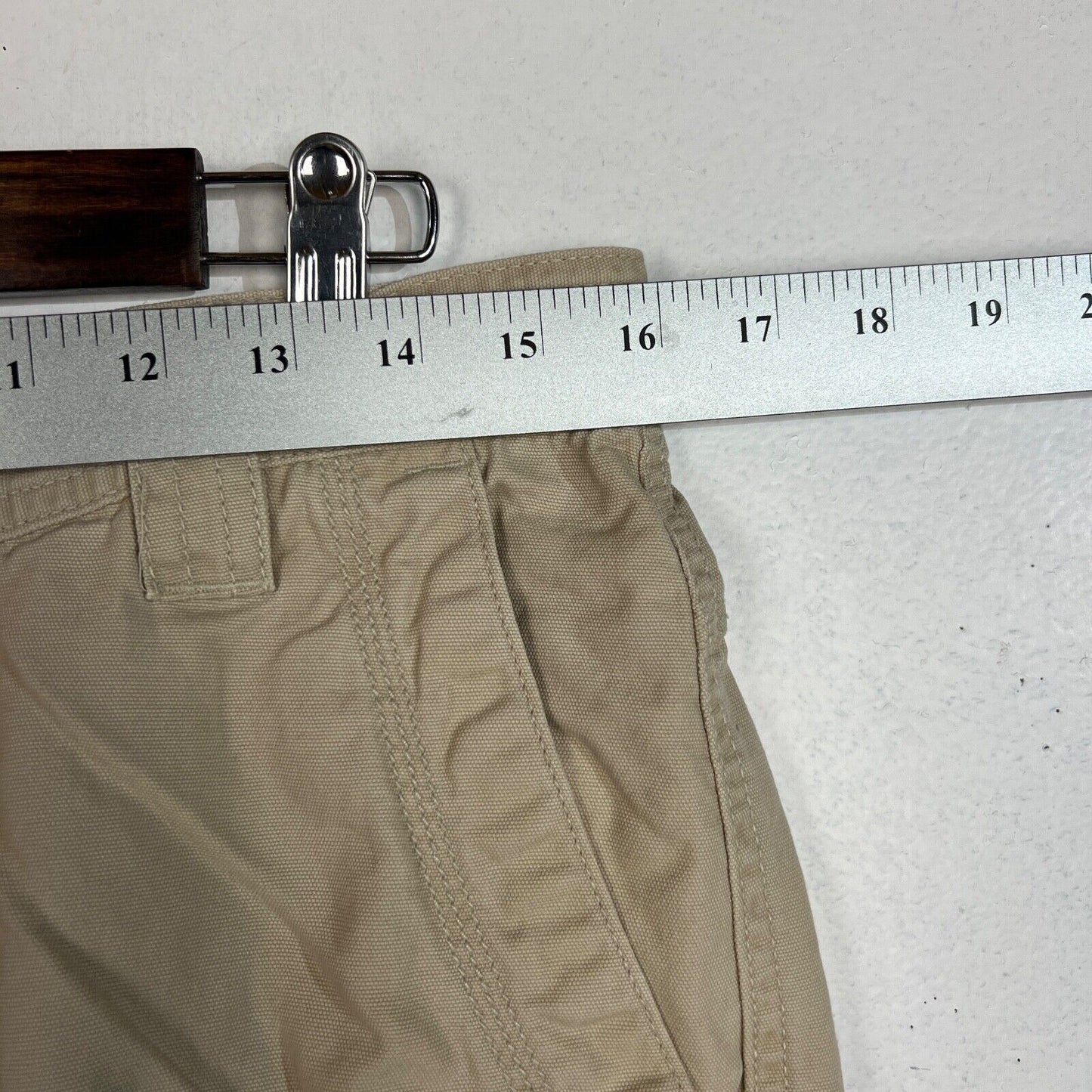 Columbia Chino Shorts Men's Size 32 Color Beige Casual