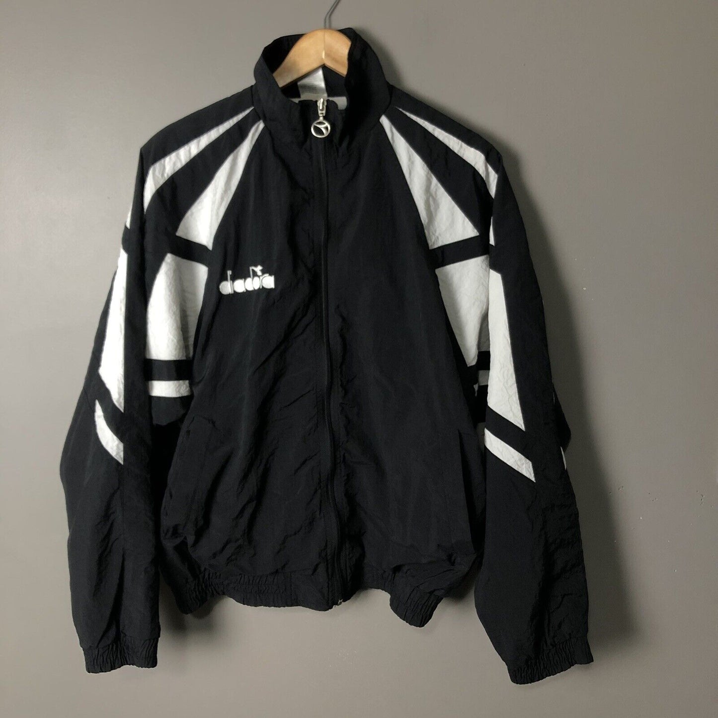 Diadora Women’s Full Zip Soccer Jacket Size Large Black & White