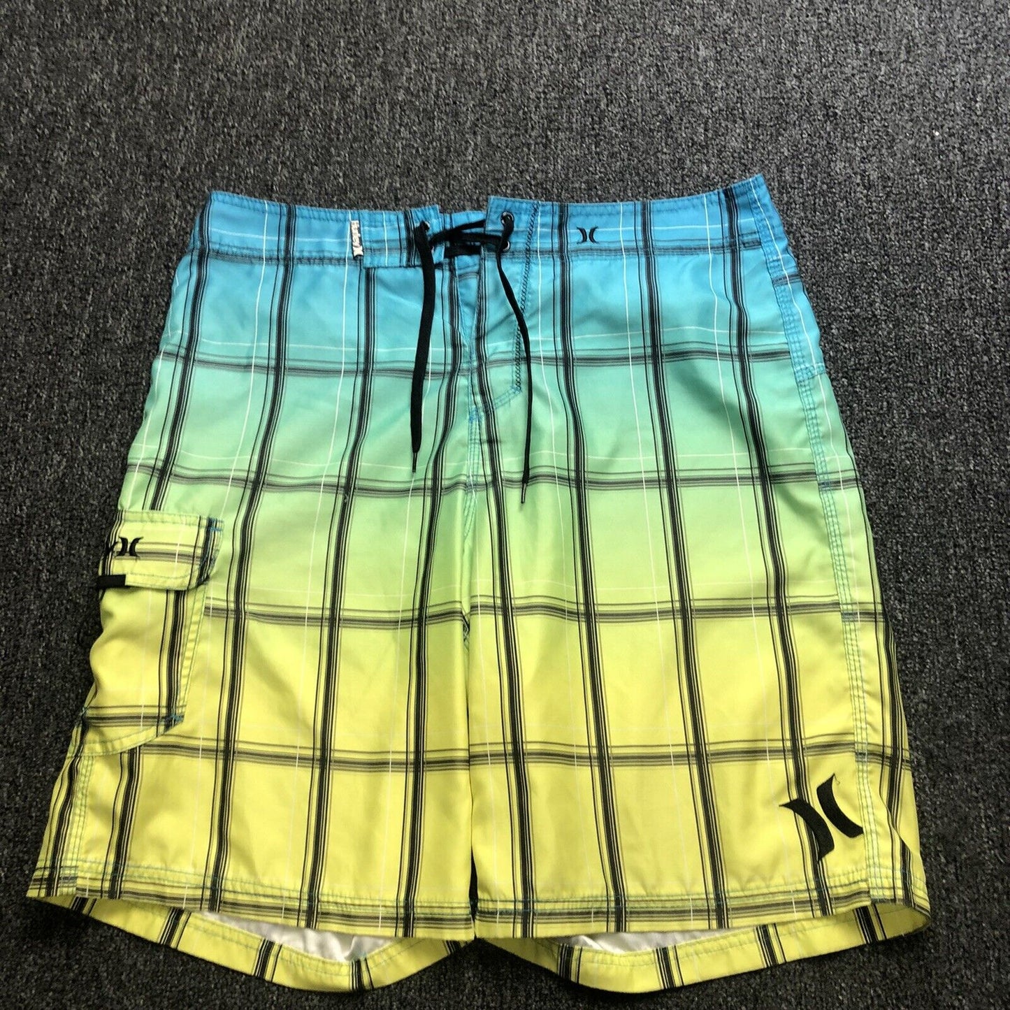 Hurley Swim Trunks Mens Size 34 Multicolor. 1321200