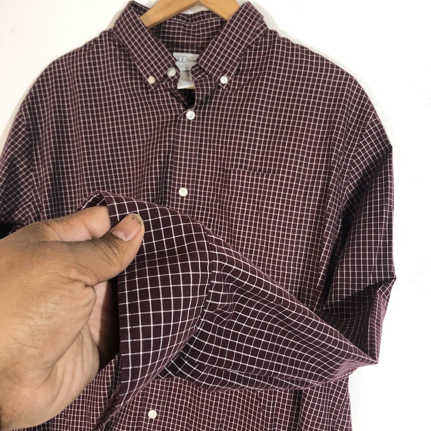 L.L. Bean Shirt Men’s Size Large Maroon & White Long Sleeve Button Down (Plaid)