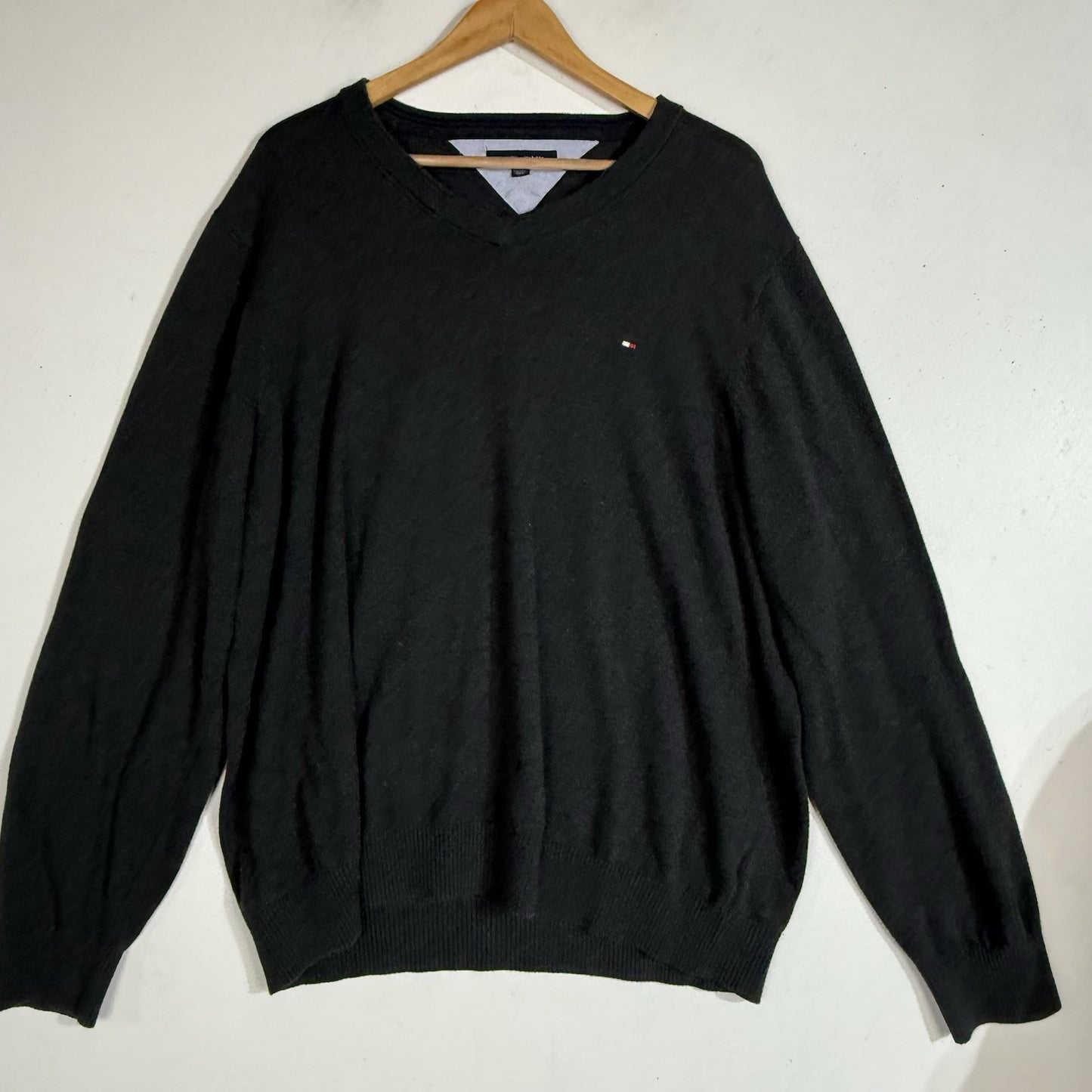 Tommy Hilfiger Sweater Men’s XXL Color Gray Long Sleeve V Neck
