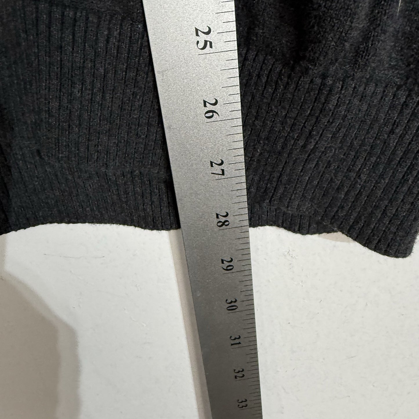 Tommy Hilfiger Sweater Men’s XXL Color Gray Long Sleeve V Neck