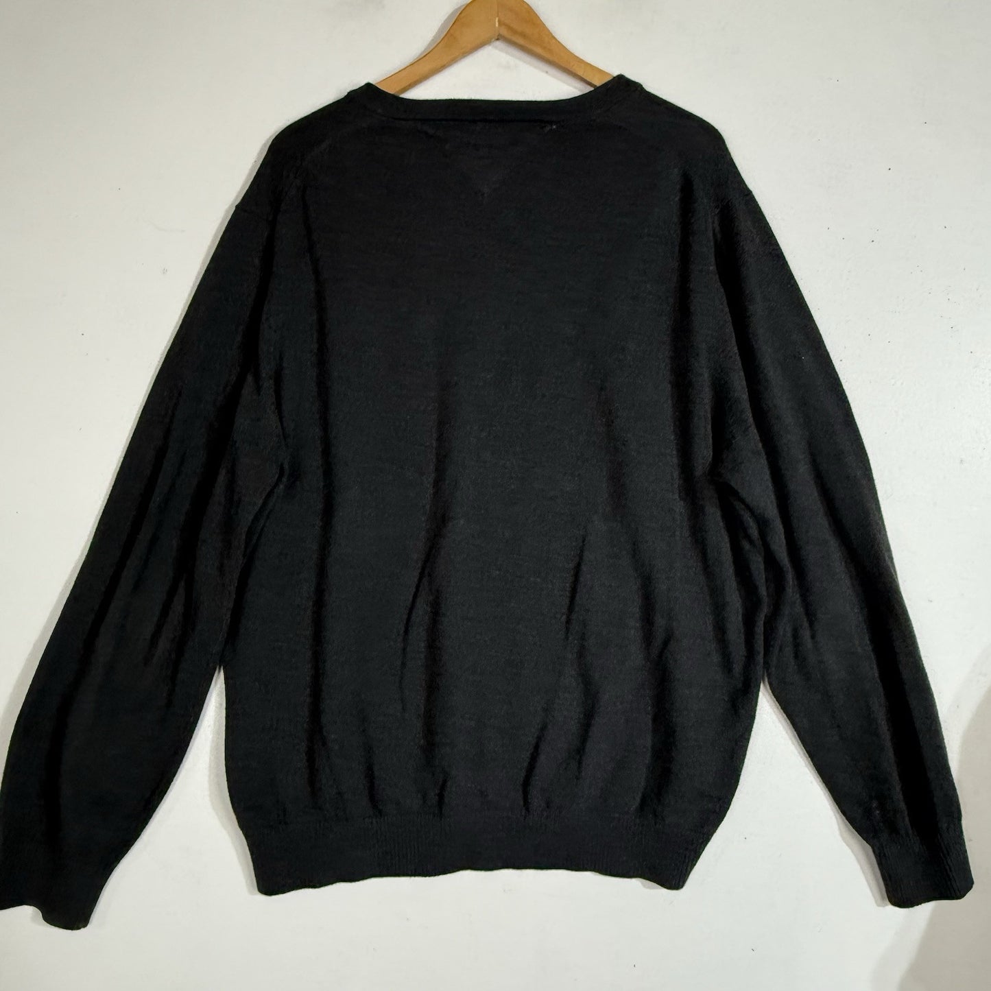Tommy Hilfiger Sweater Men’s XXL Color Gray Long Sleeve V Neck