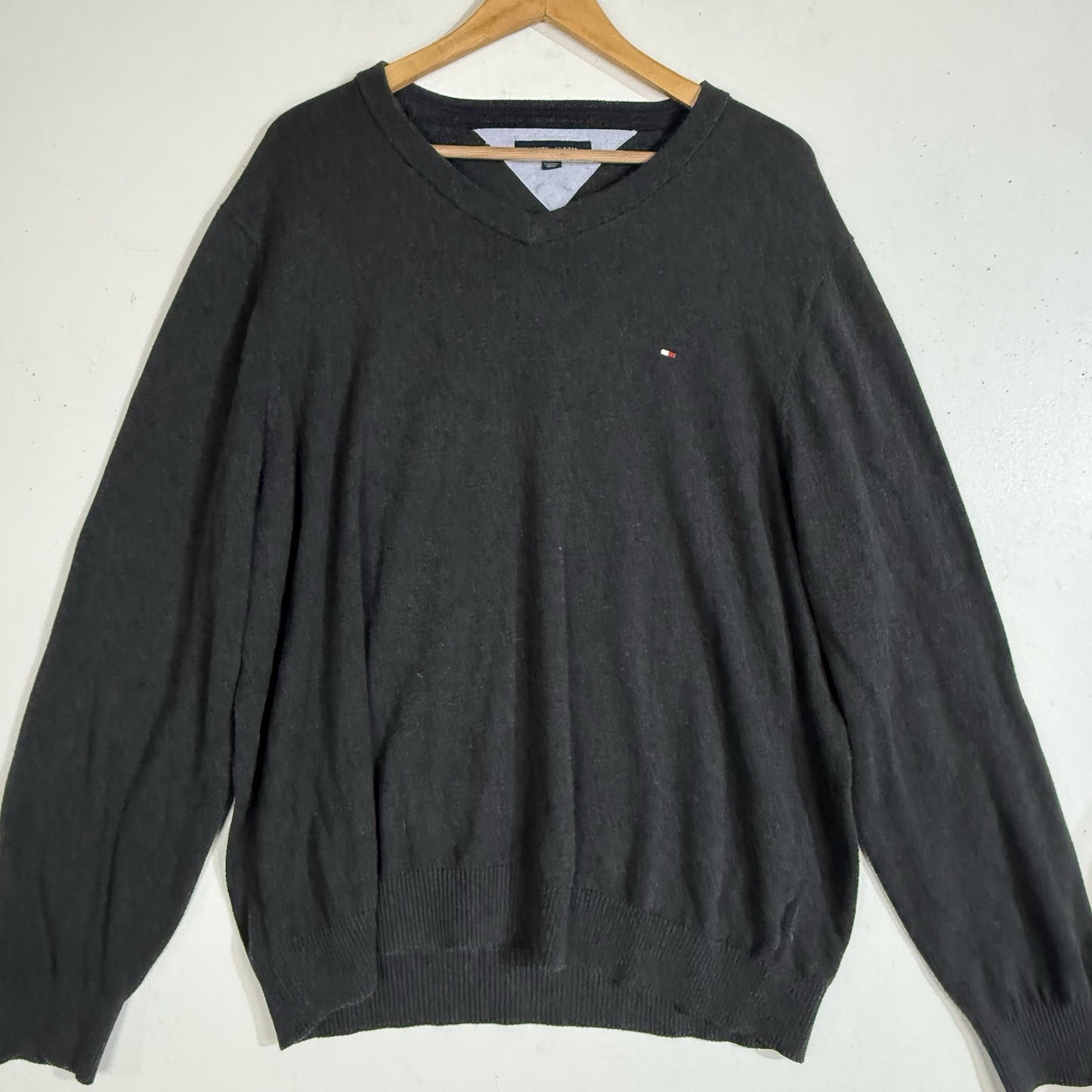 Tommy Hilfiger Sweater Men’s XXL Color Gray Long Sleeve V Neck