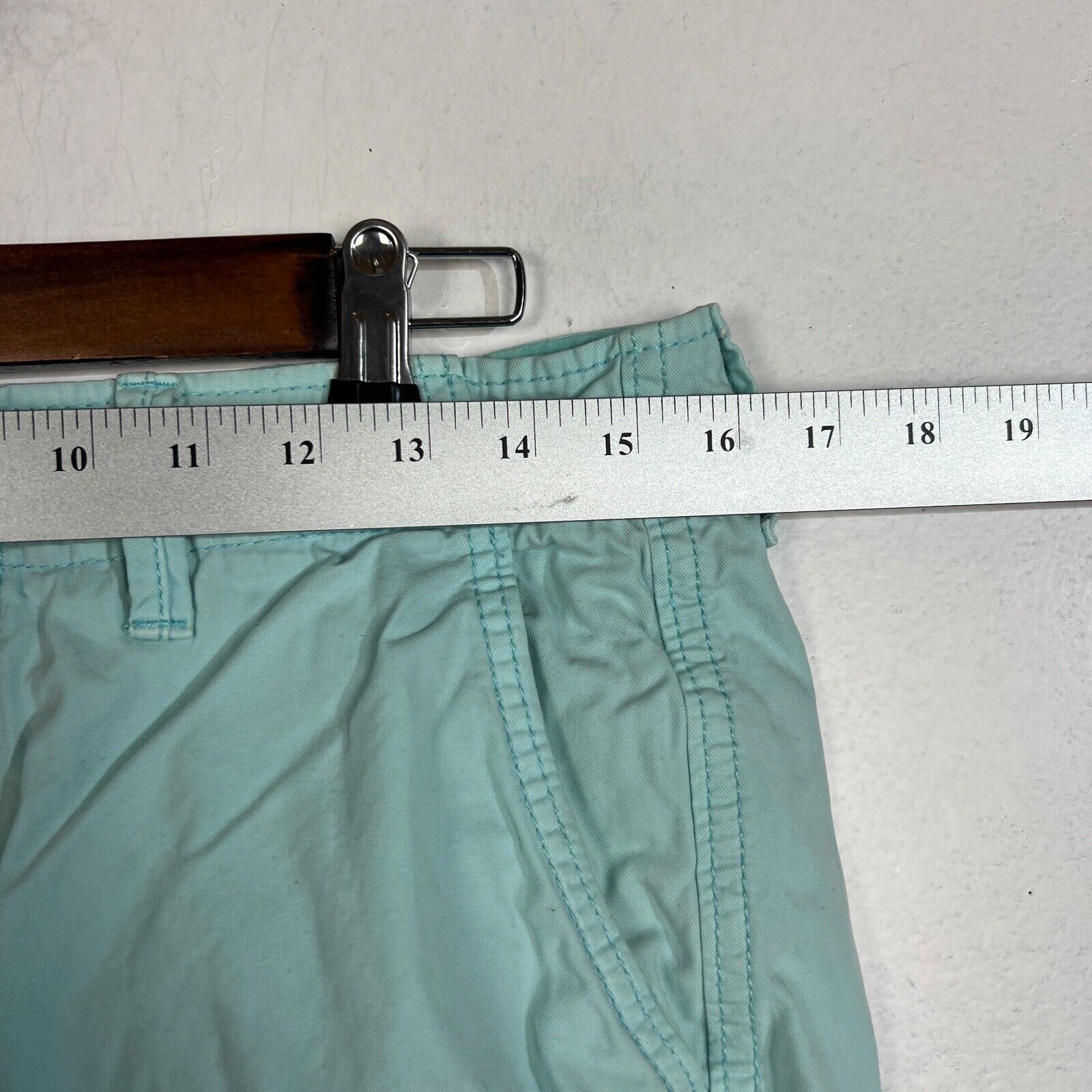 American Eagle Outfitters Chino Shorts Men's Size 31 Color Green