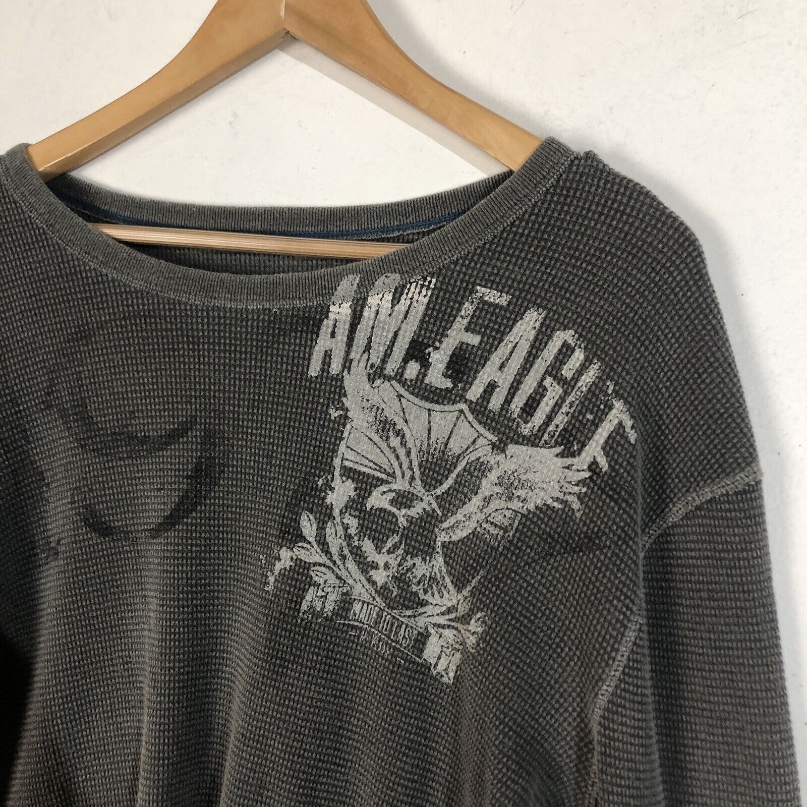 American Eagle Pullover Shirt Men’s Size XL Color Gray Long Sleeve Graphic Print