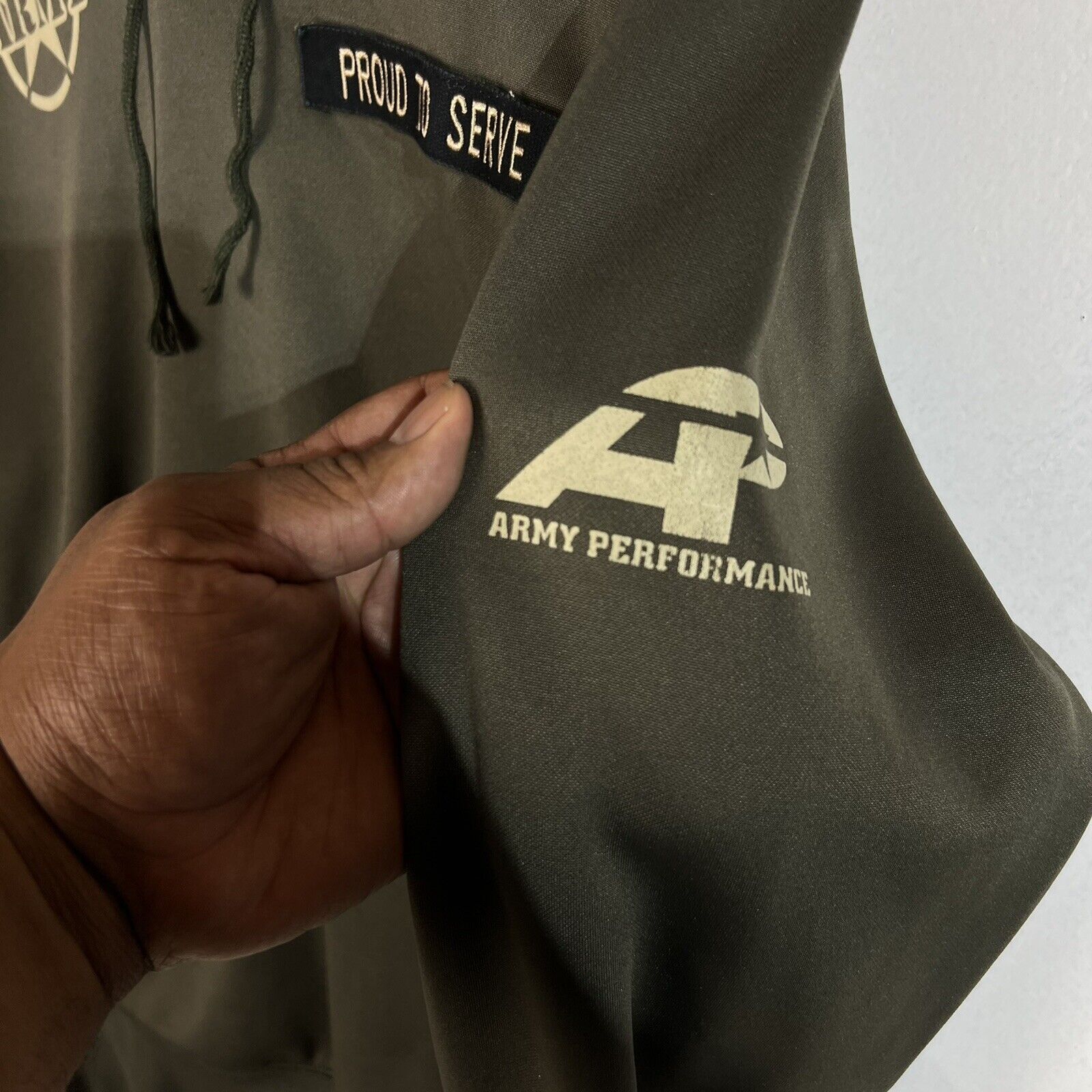 Army Performance Men’s Joodie Size Medium Color Green Long Sleeve