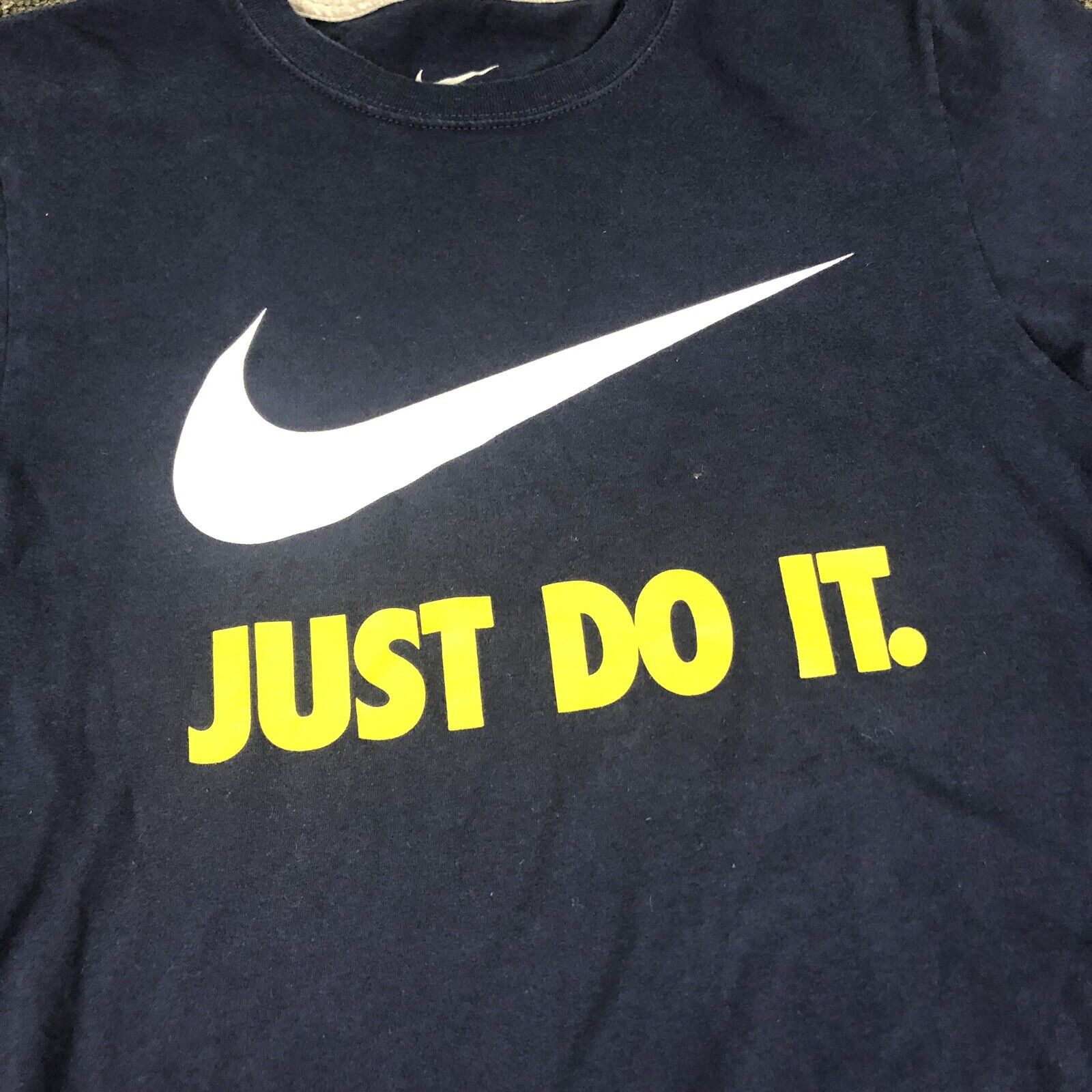 Nike Men’s Short Sleeve Tshirt Size Small Multicolor