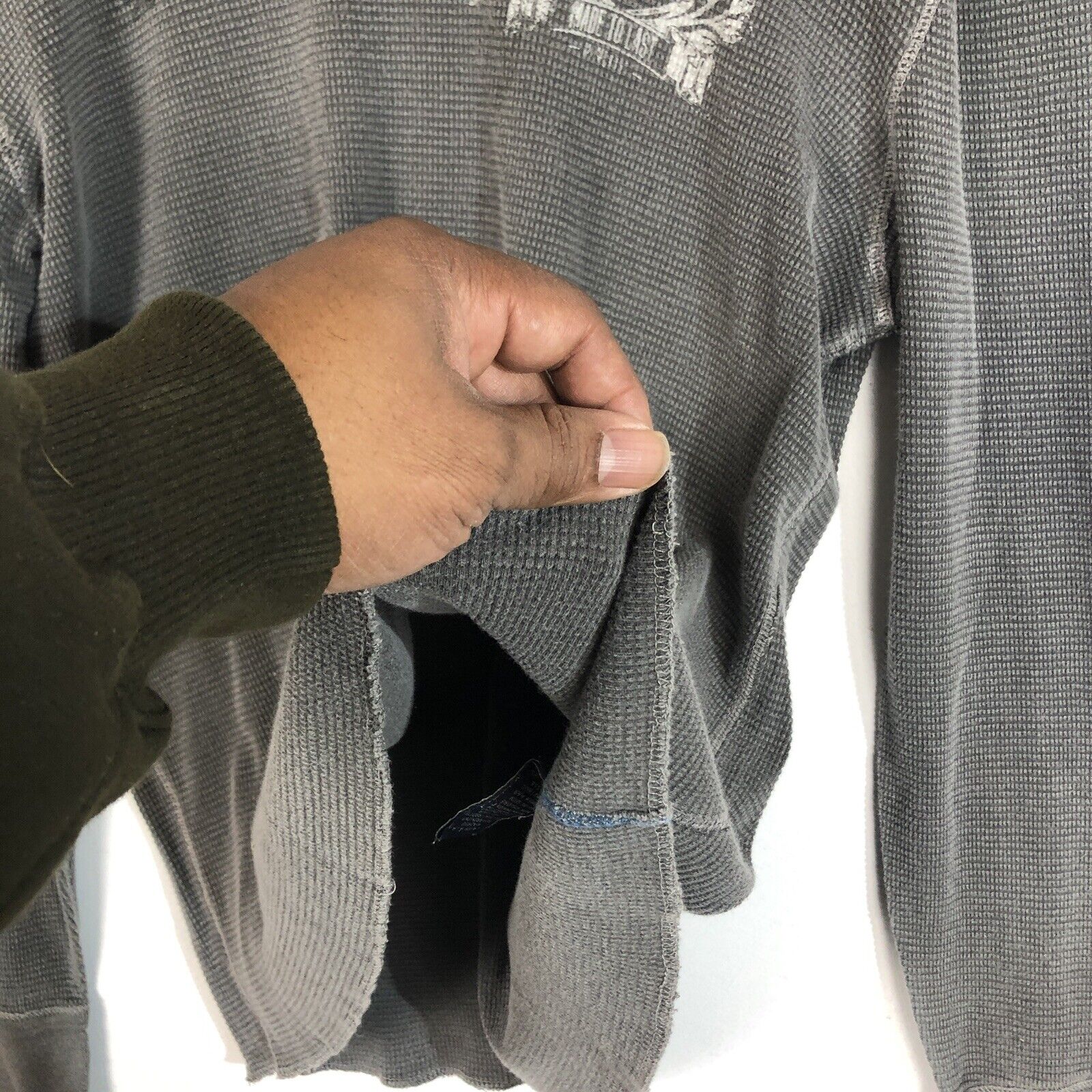 American Eagle Pullover Shirt Men’s Size XL Color Gray Long Sleeve Graphic Print