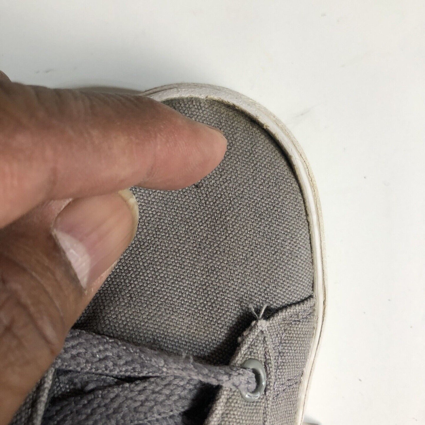 Adidas Sneakers Boy’s Size 4 Color Gray Lace Up