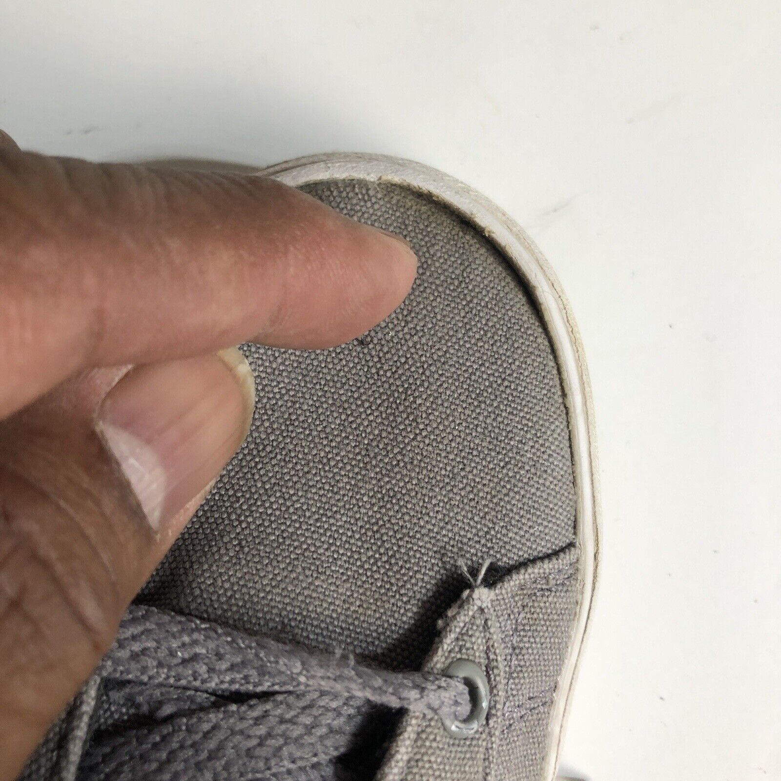 Adidas Sneakers Boy’s Size 4 Color Gray Lace Up