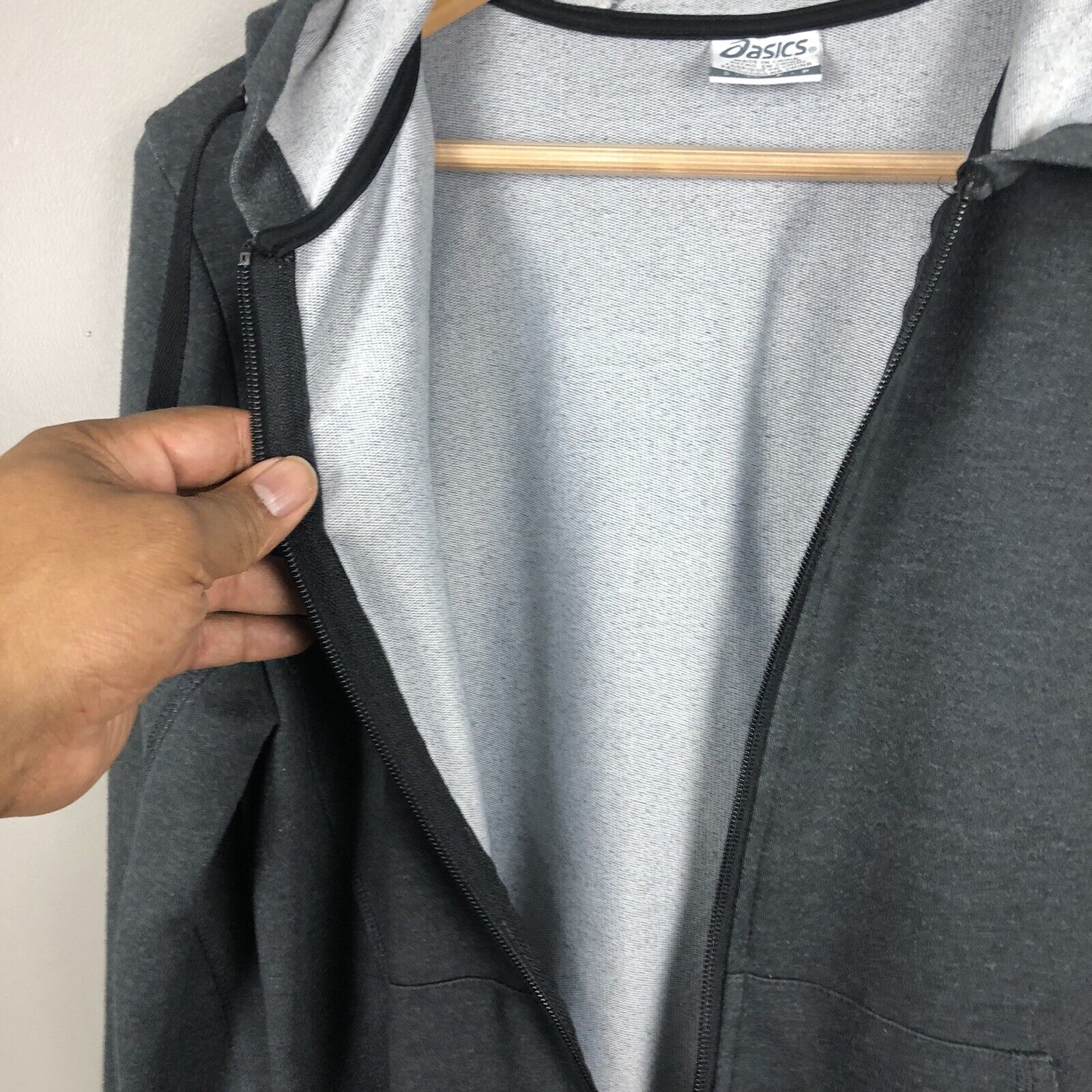 Asics Full Zip Women’s Hoodie Size Small Gray Long Sleeve Running