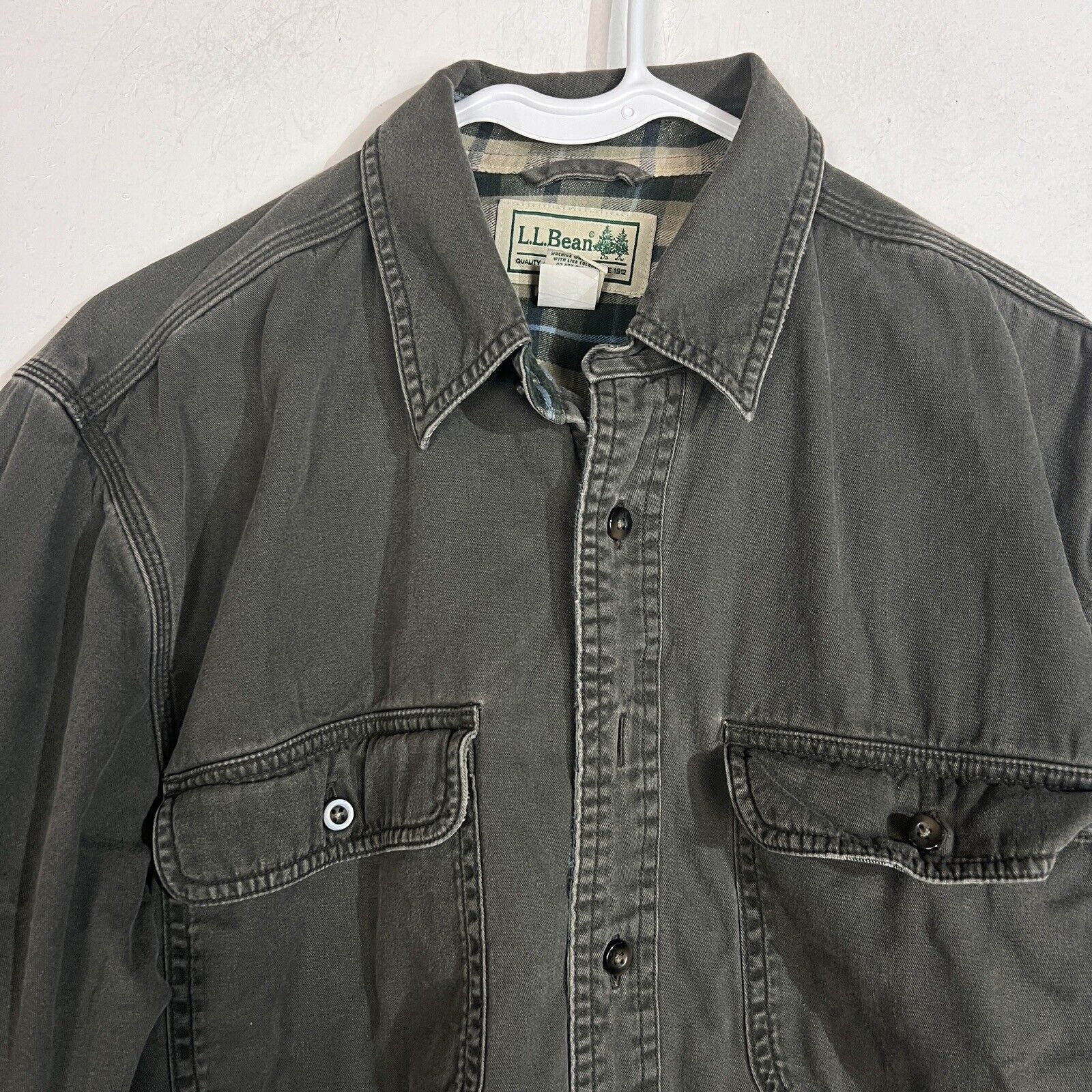 L.L. Bean Shirt Men’s Medium Green Long Sleeve Button Up