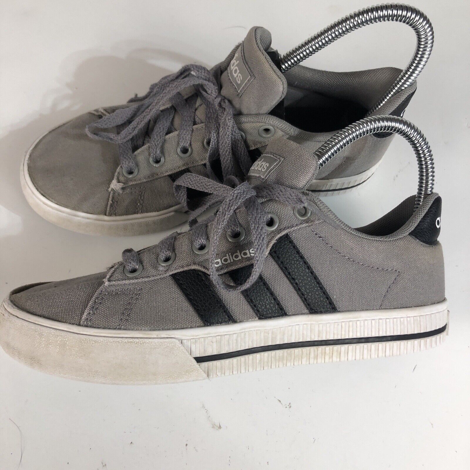 Adidas Sneakers Boy’s Size 4 Color Gray Lace Up
