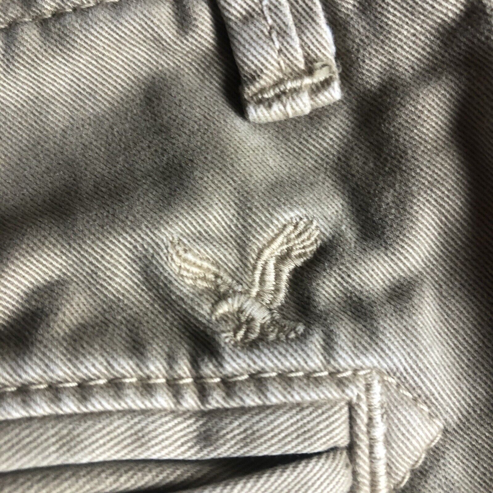 American Eagle Longer Length Shorts Mens Size 28 Color Khaki. 0017