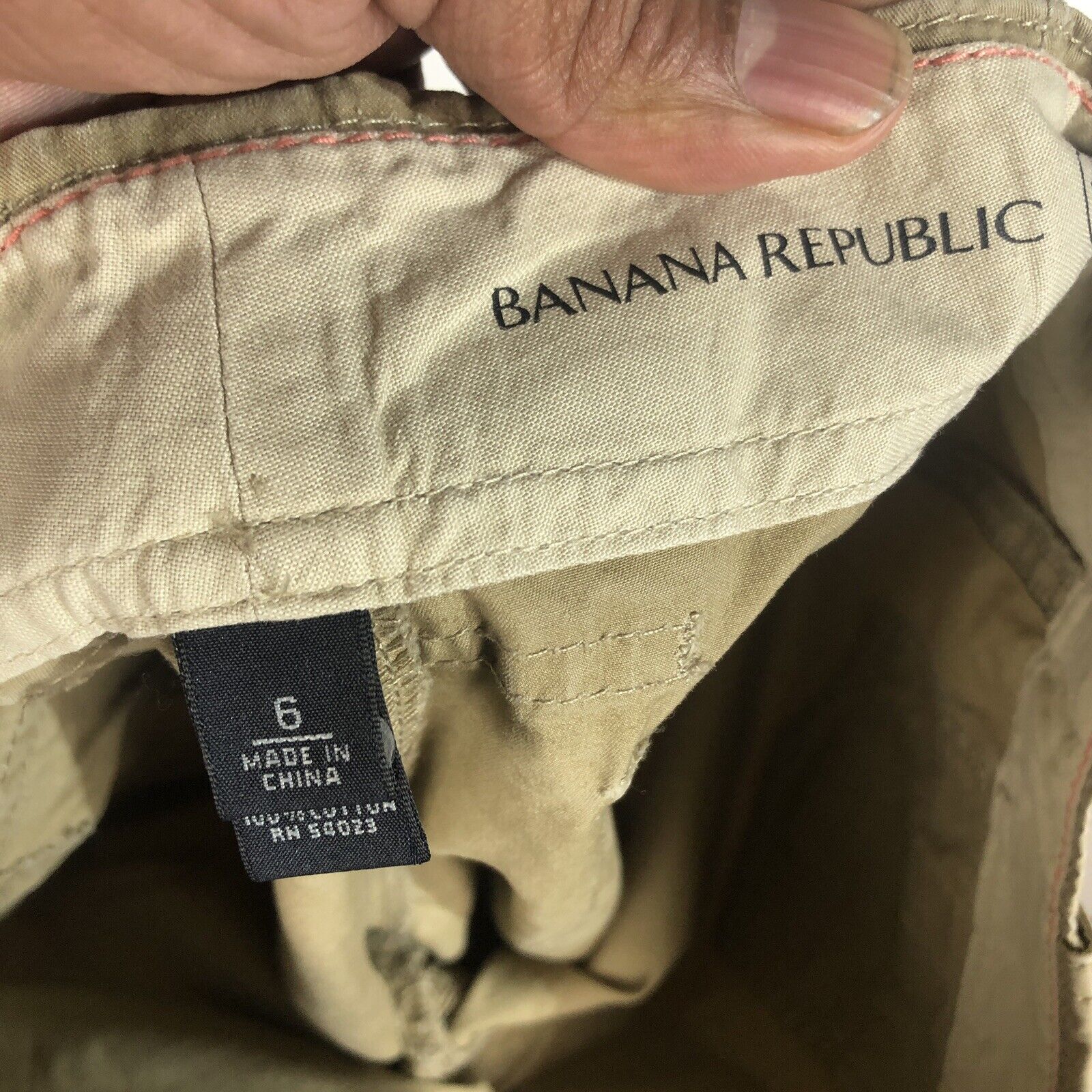 Banana Republic Capri Pants Women’s Size 6 Color Beige Lightweight Casual