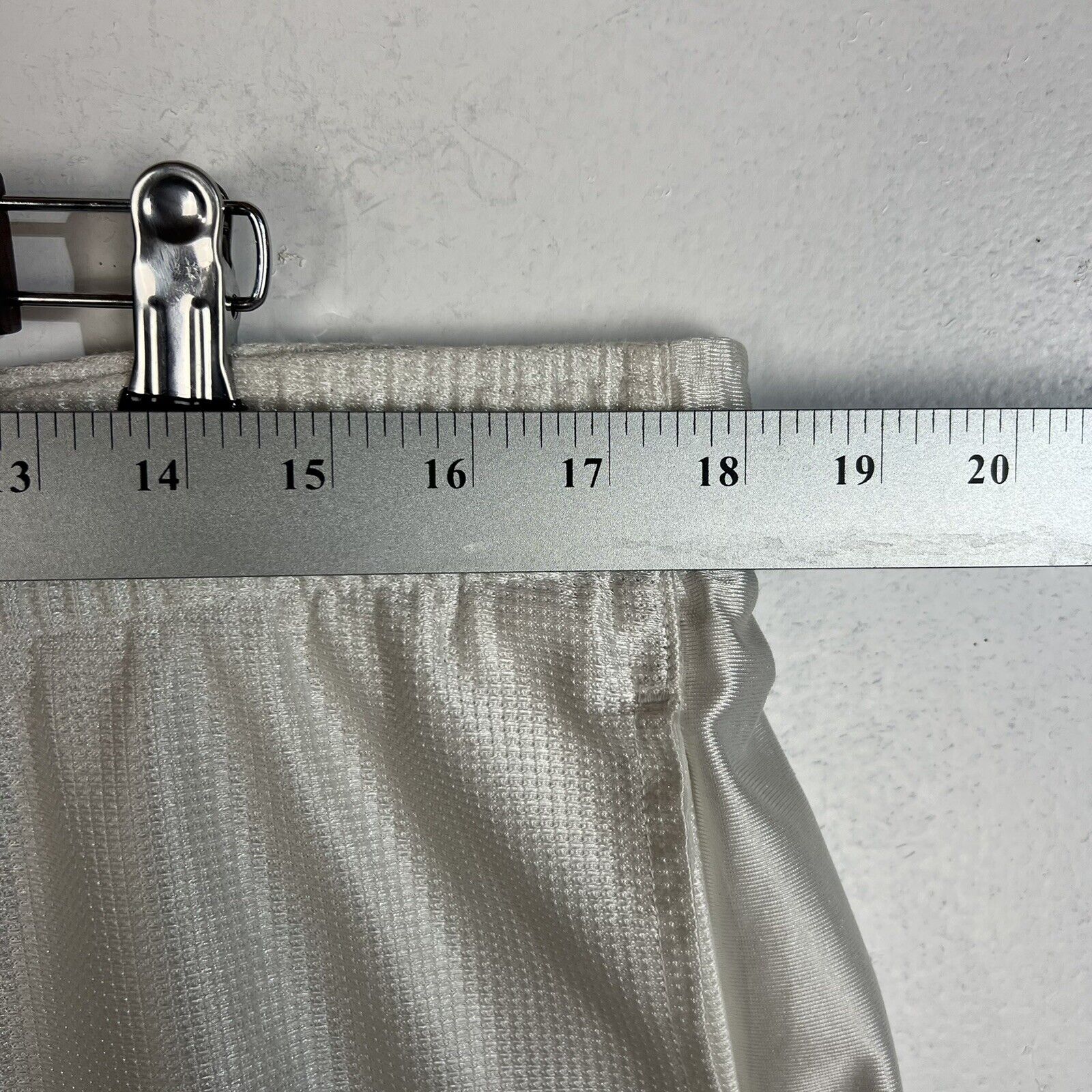 Vintage Nike Men’s Dazzle Basketball Shorts Size L Color White (Pre Owned)