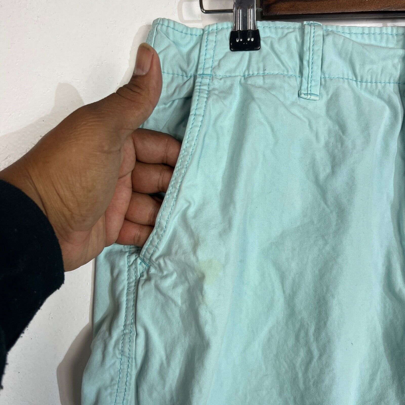 American Eagle Outfitters Chino Shorts Men's Size 31 Color Green