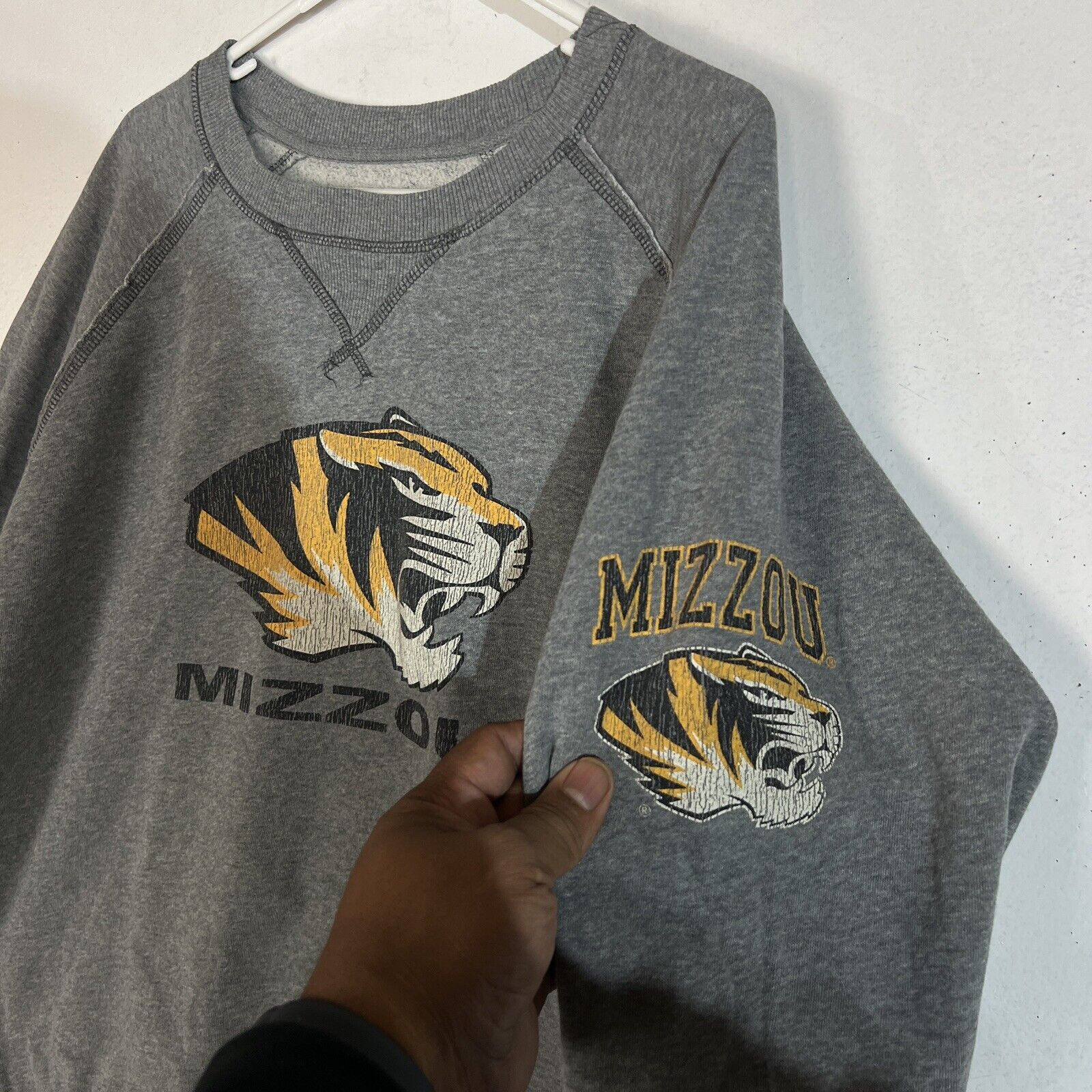 Colosseum Athletics Mizzou Sweatshirt Men’s XL Gray  University Of Missouri