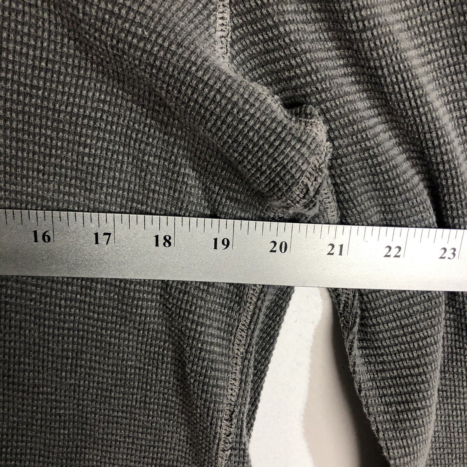 American Eagle Pullover Shirt Men’s Size XL Color Gray Long Sleeve Graphic Print
