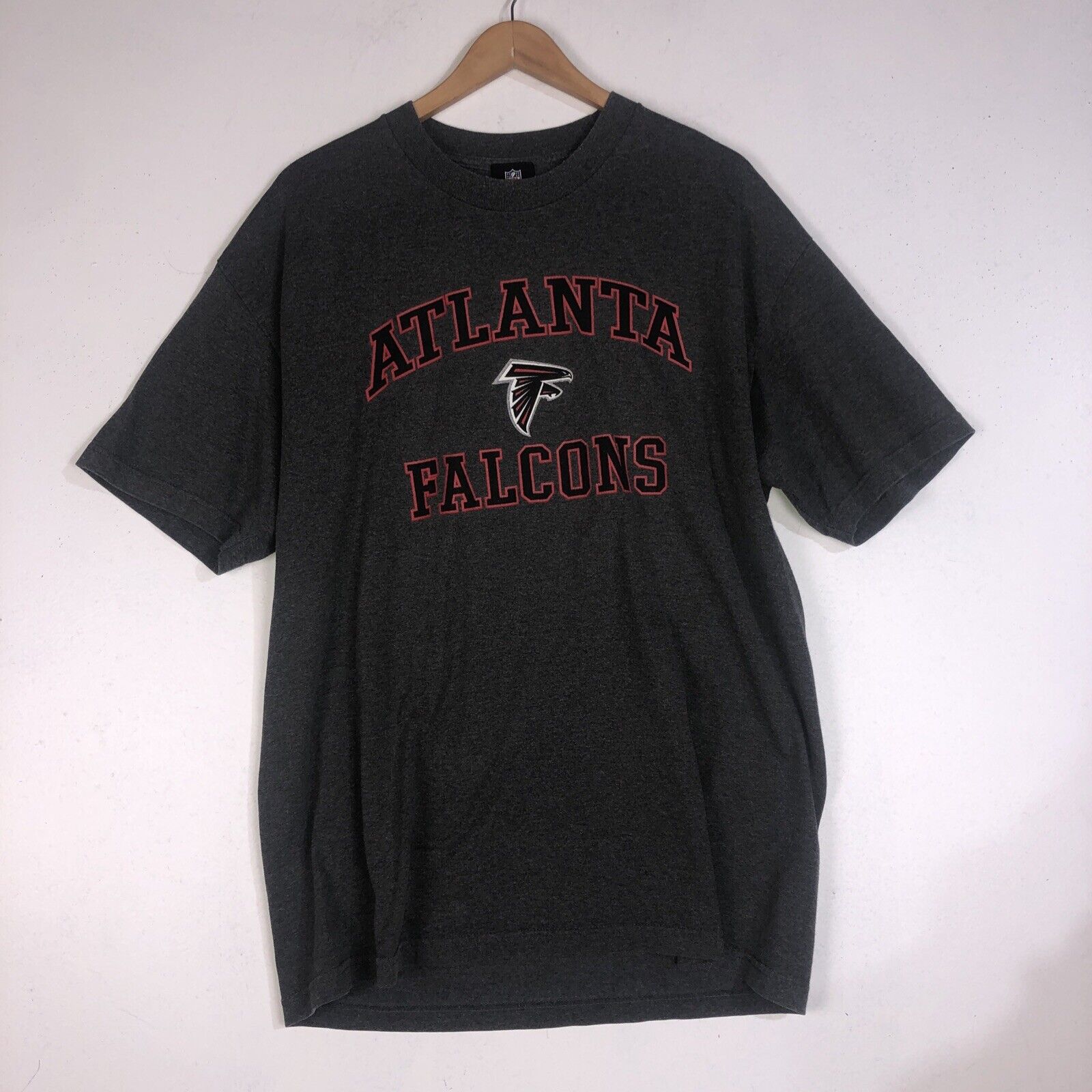 Atlanta Falcons T Shirt Mens Size XL Color Gray