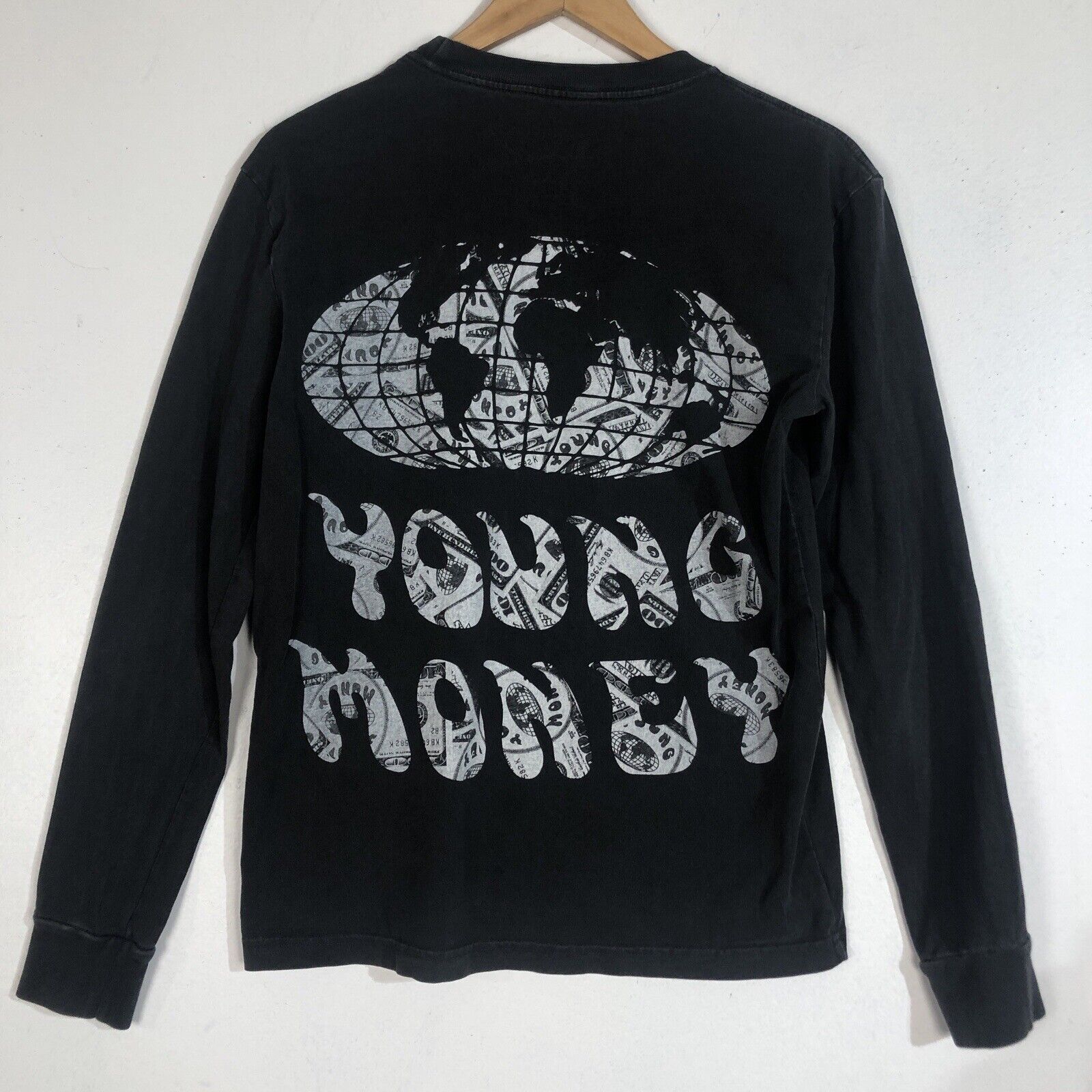 American Eagle Young Money T-shirt Men’s Size Small Multicolor Long Sleeve