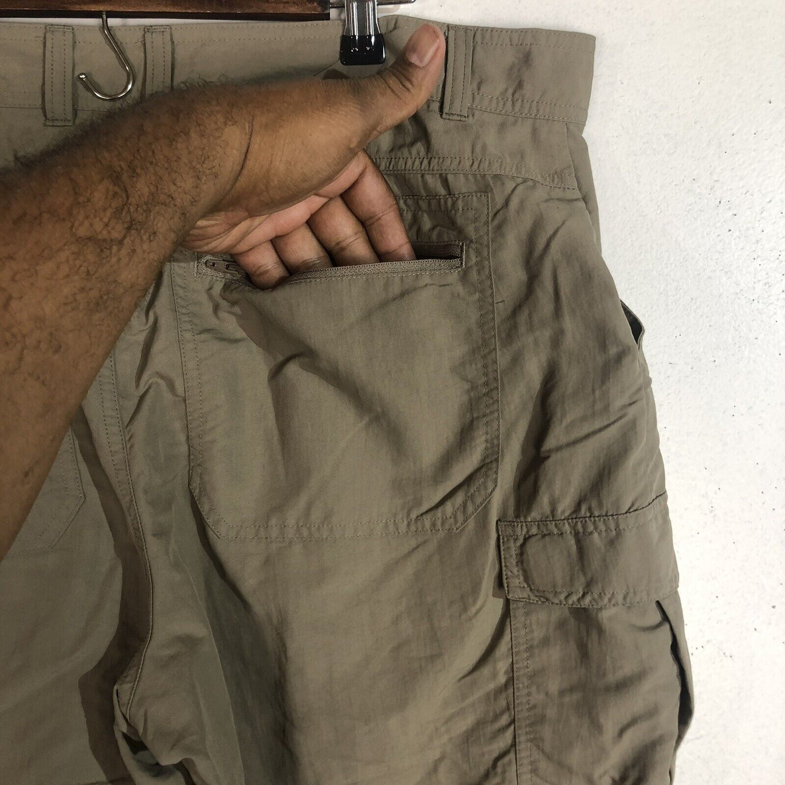 Cabelas Classic Fit Cargo Pants Mens Size 38 Color Tan 