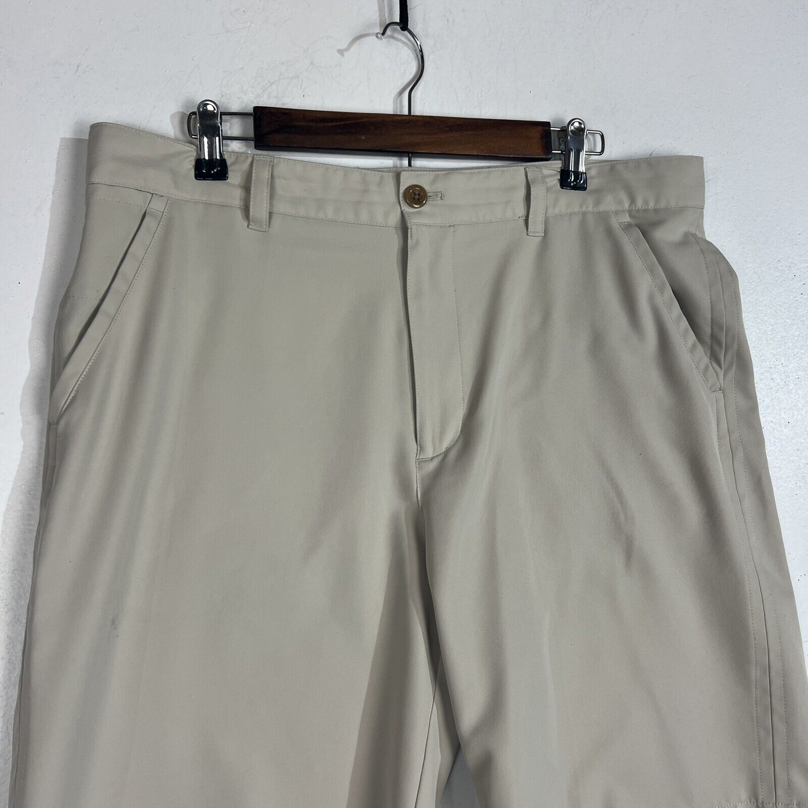 Izod Golf Shorts Men’s Size 36 Khaki (0548)