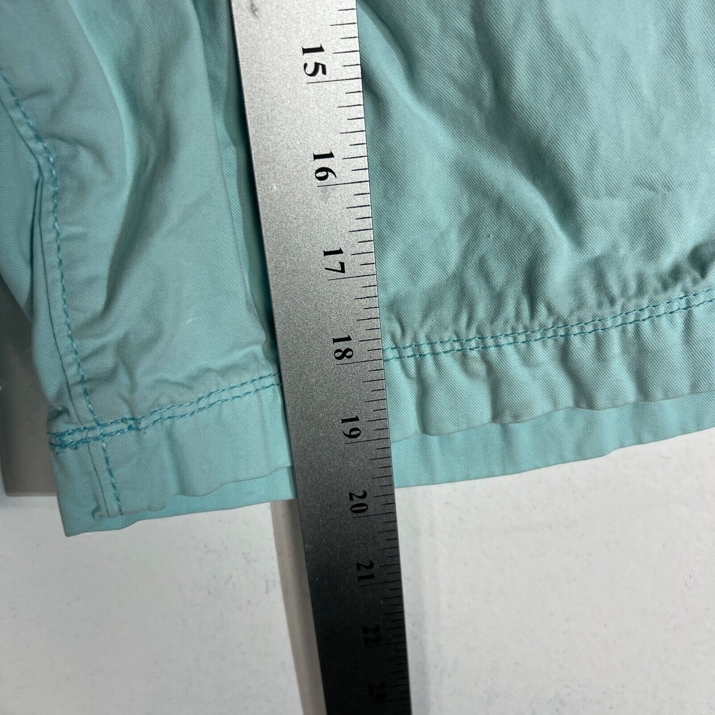 American Eagle Outfitters Chino Shorts Men's Size 31 Color Green