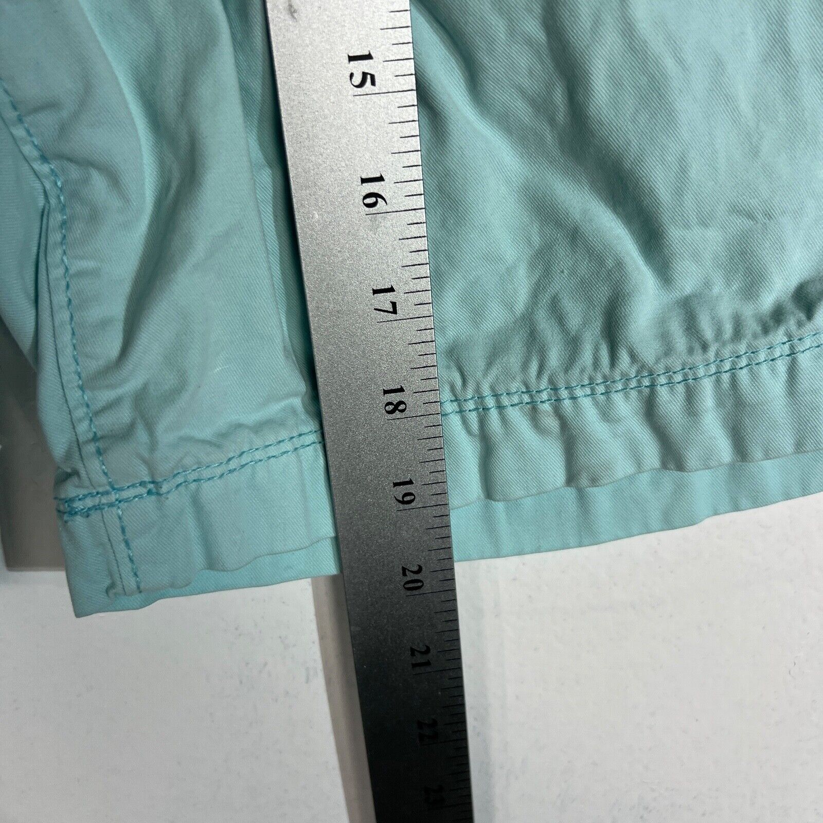 American Eagle Outfitters Chino Shorts Men's Size 31 Color Green