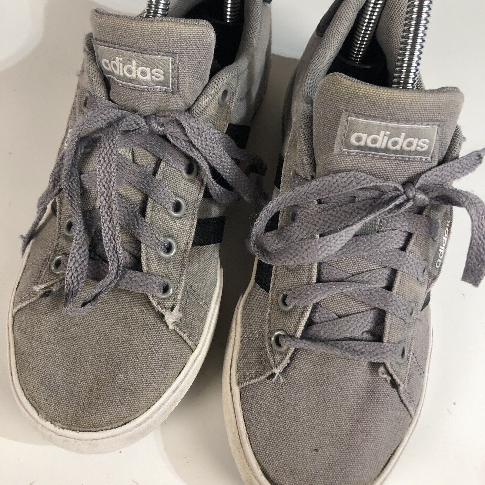 Adidas Sneakers Boy’s Size 4 Color Gray Lace Up