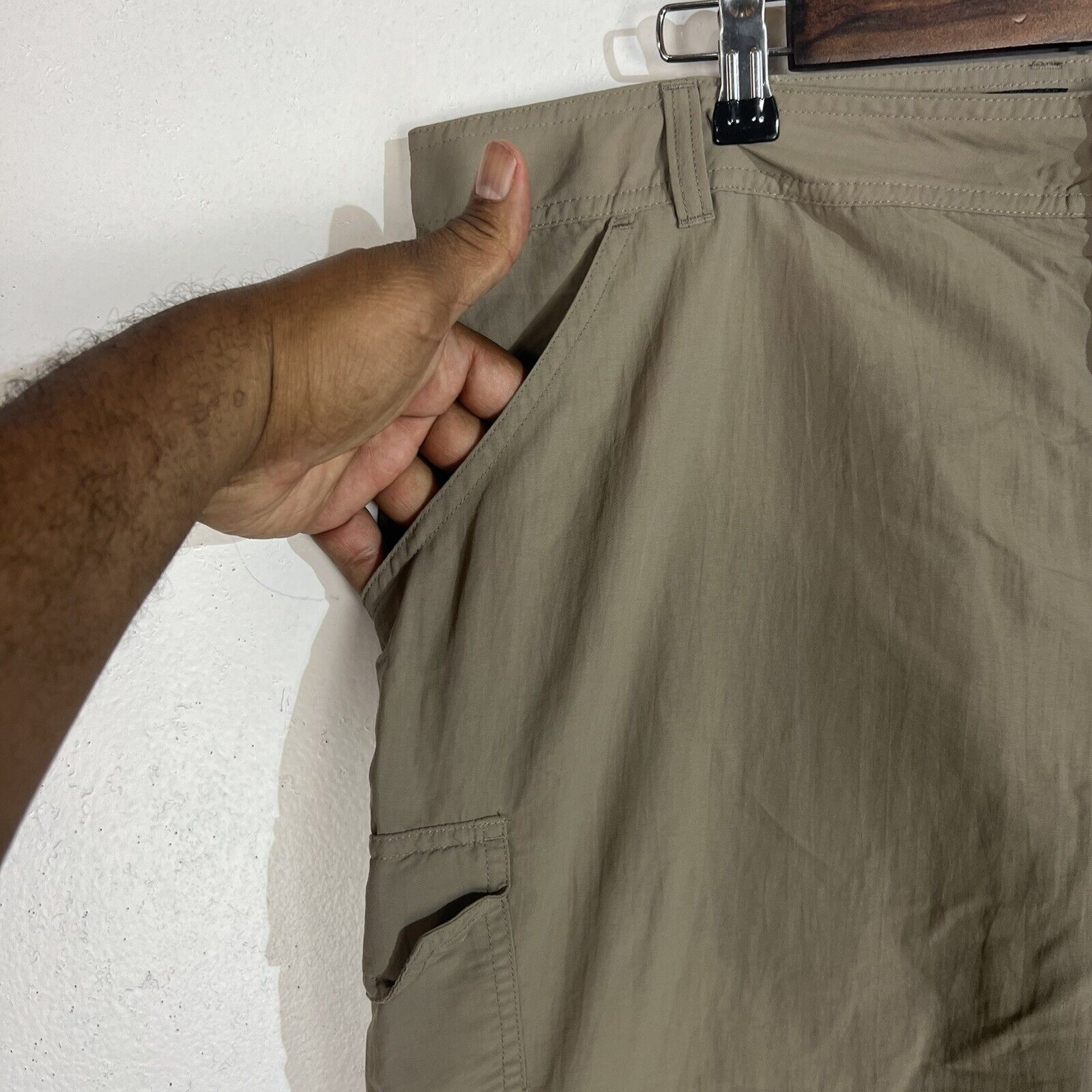 Cabelas Classic Fit Cargo Pants Mens Size 38 Color Tan 