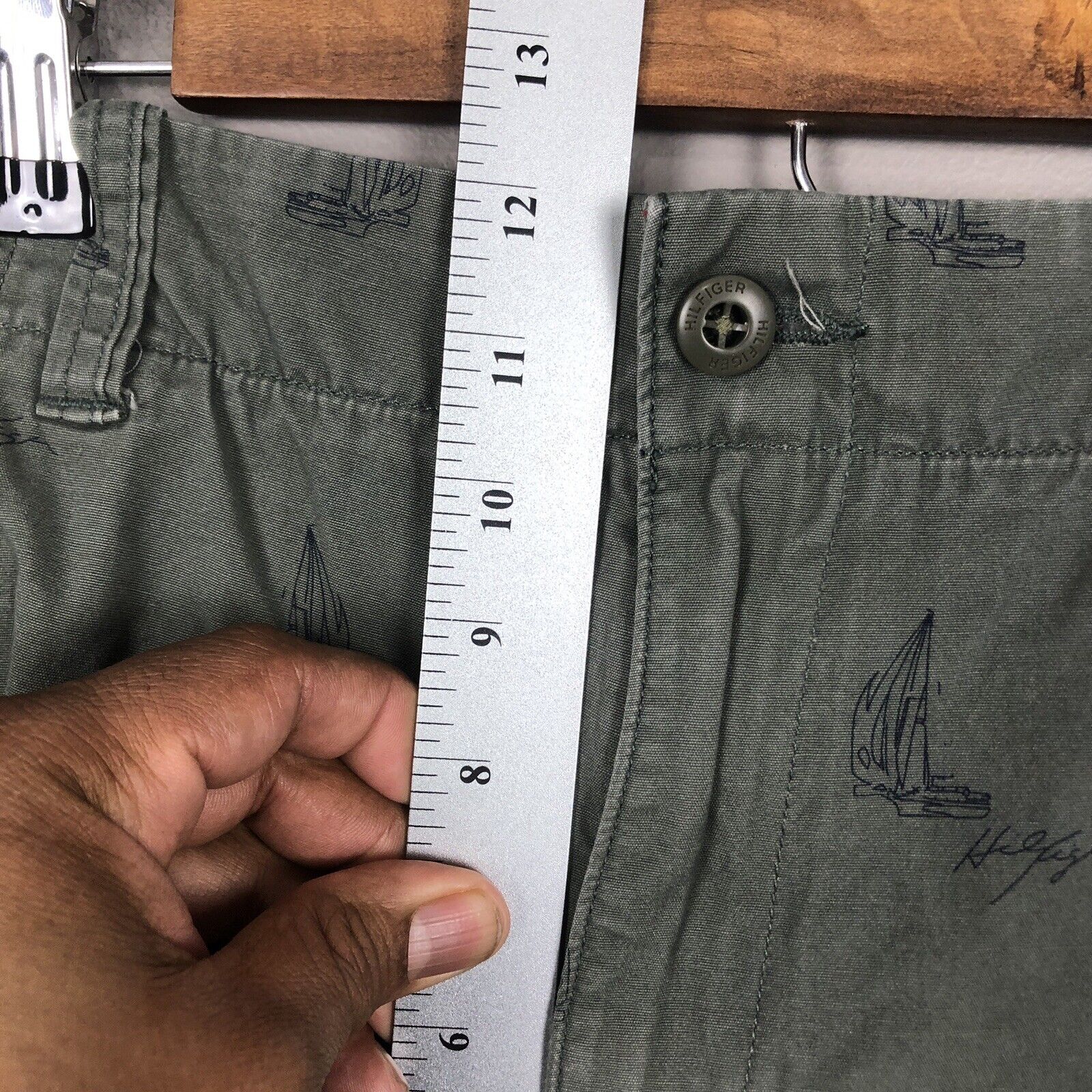 Tommy Hilfiger Men’s Cargo Shorts Size 35w Green Nautical Theme Casual