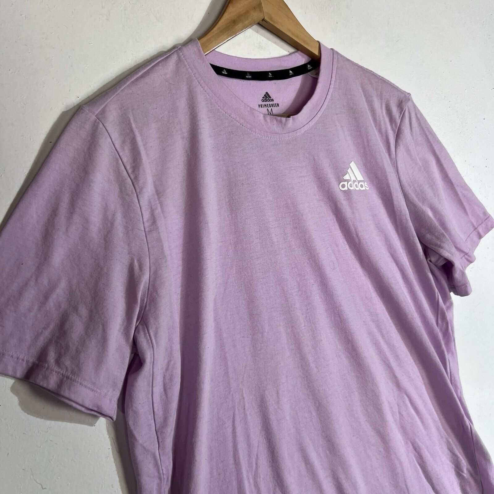 Adidas T-Shirt Women’s Medium Color Lavender Short Sleeve