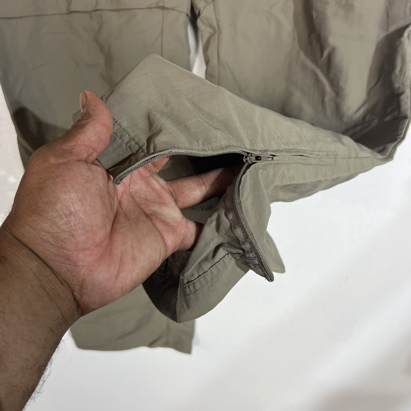 Cabelas Classic Fit Cargo Pants Mens Size 38 Color Tan 