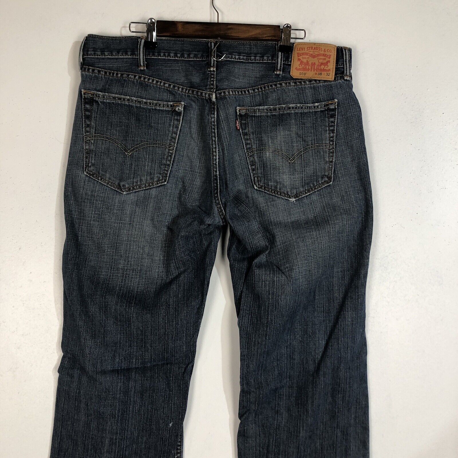 Levis 559 Jeans Men’s Size 38W 32L Medium Wash Red Tag (Some Distressing)