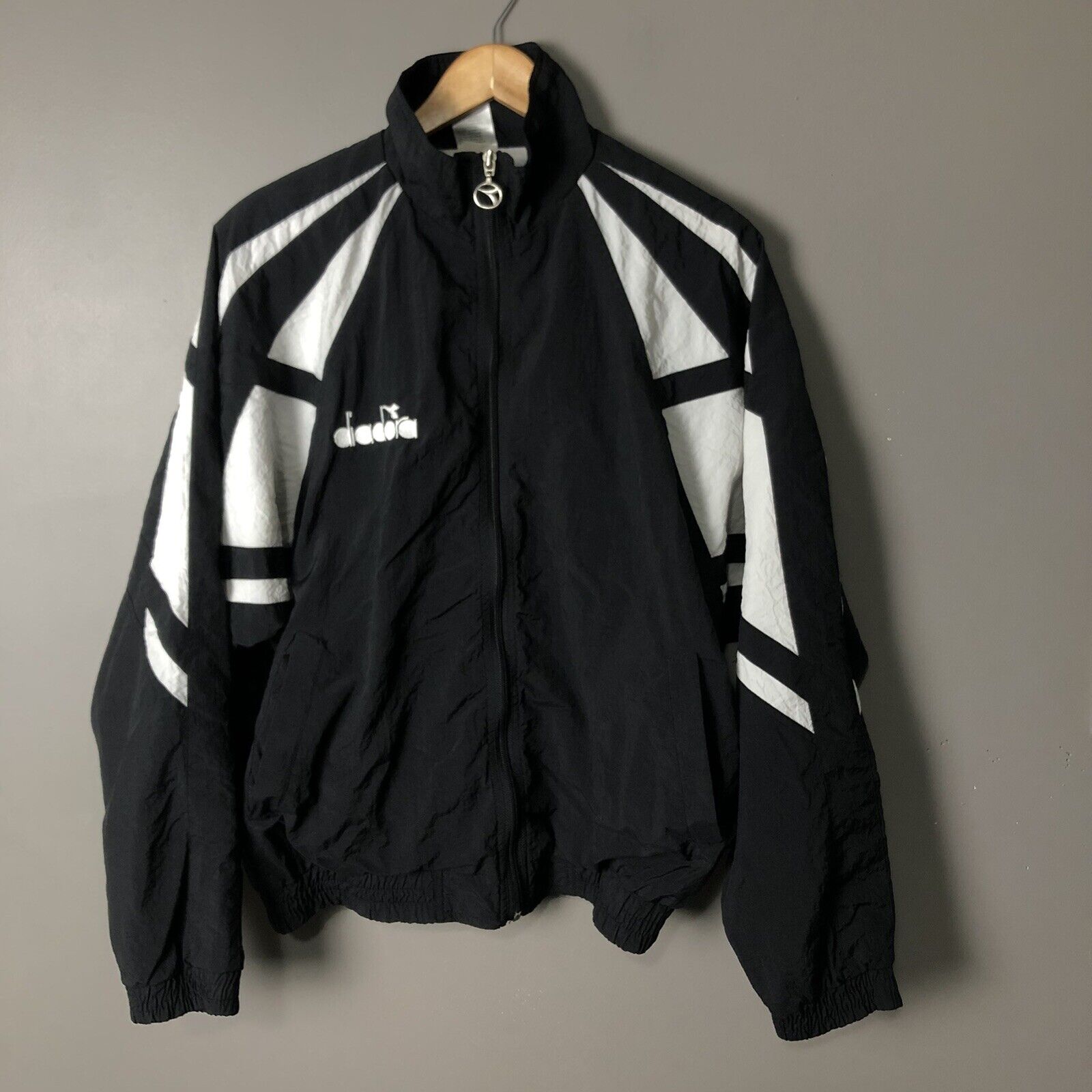 Diadora Women’s Full Zip Soccer Jacket Size Large Black & White