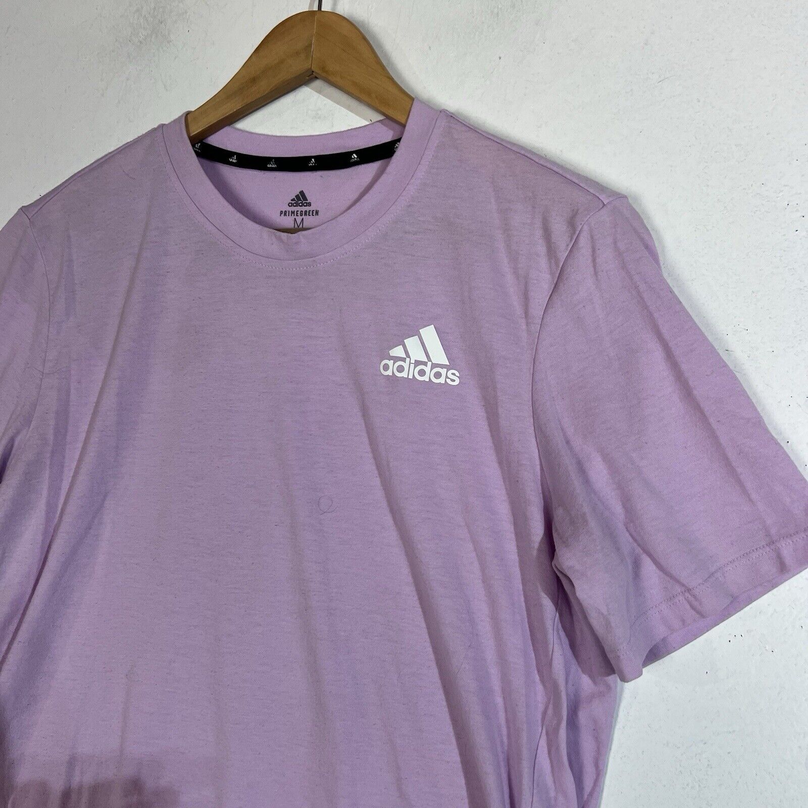 Adidas T-Shirt Women’s Medium Color Lavender Short Sleeve